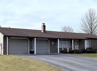 9 Cardinal Dr, Hanover, PA 17331