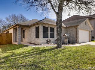 11216 Forest Pass Ct, Live Oak, TX 78233