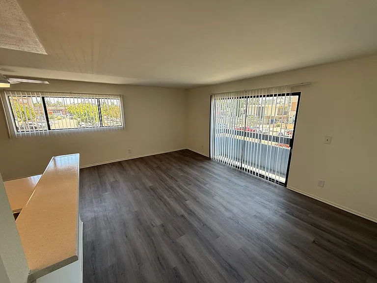 14543 Burbank Blvd — Photo 43