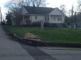 216 3rd Ave E, Carthage, TN 37030