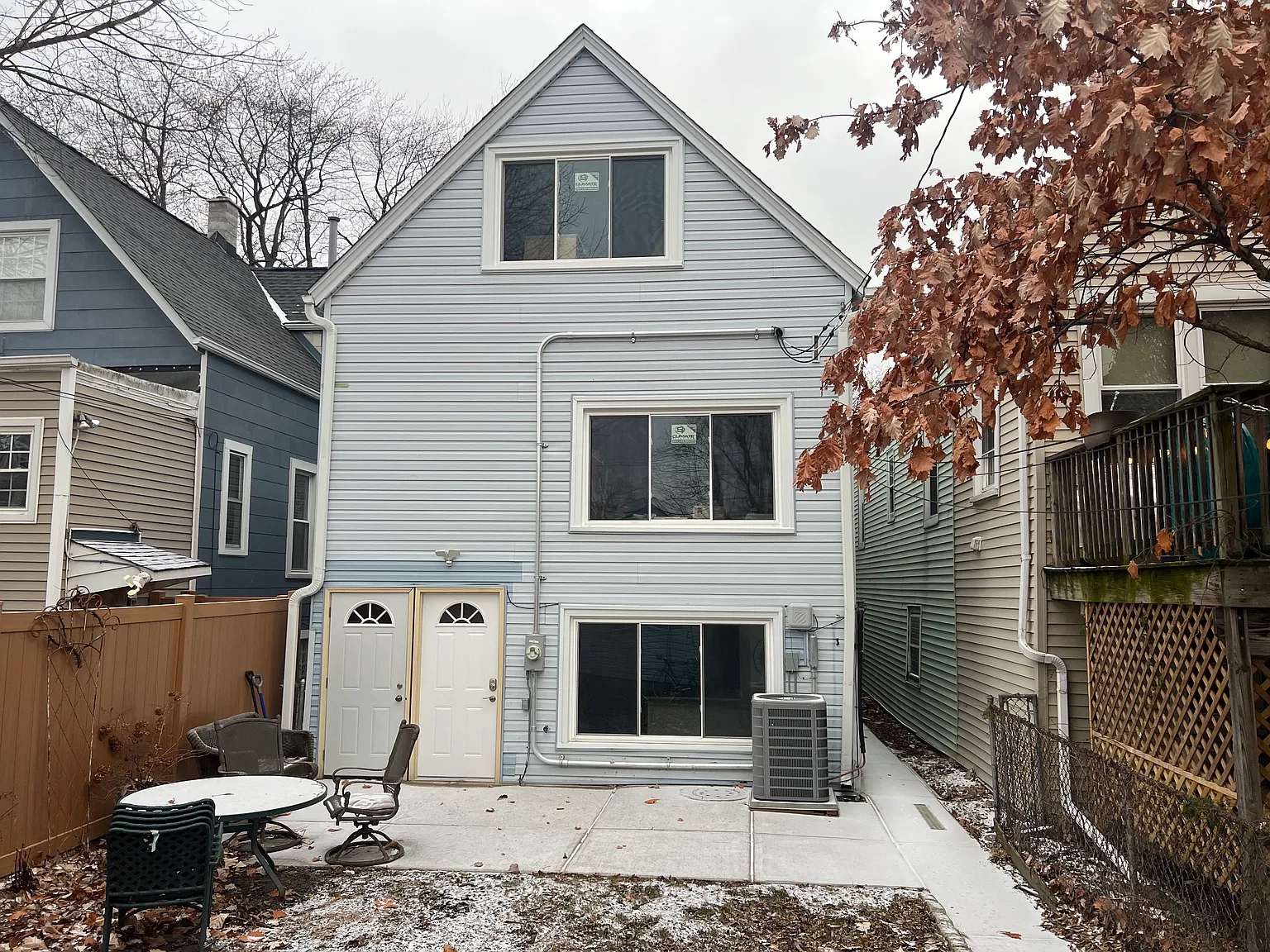 2 bed, 700 sqft, $1,900 — Photo 3