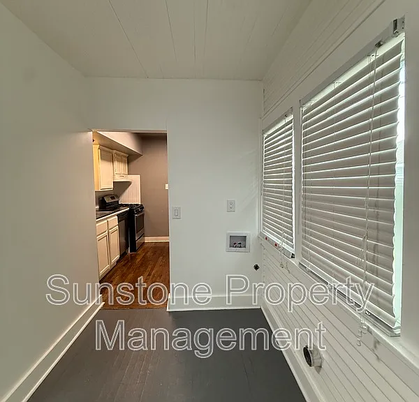 223 S Evanston Ave — Photo 8