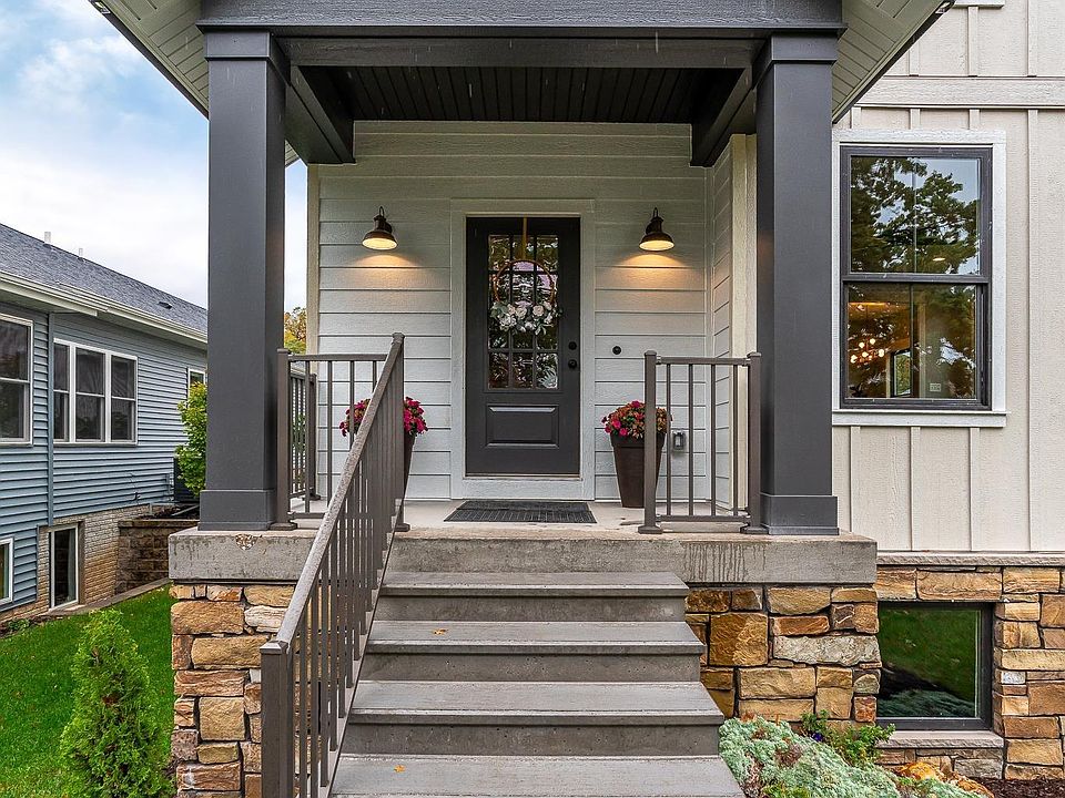 662 Holmes St, Bettendorf, IA 52722 Zillow