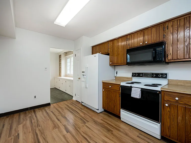 123 Lambeth Ct — Photo 15