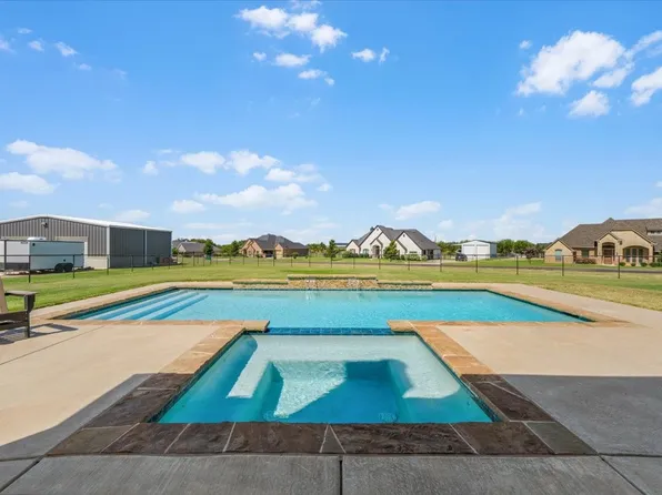 329 Palo Alto Dr, Springtown, TX 76082