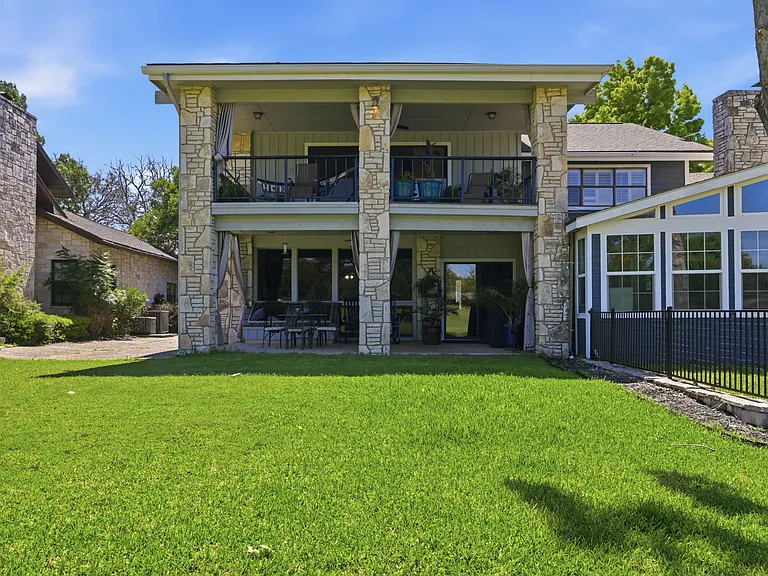 701 Oakland Hills Ln — Photo 28