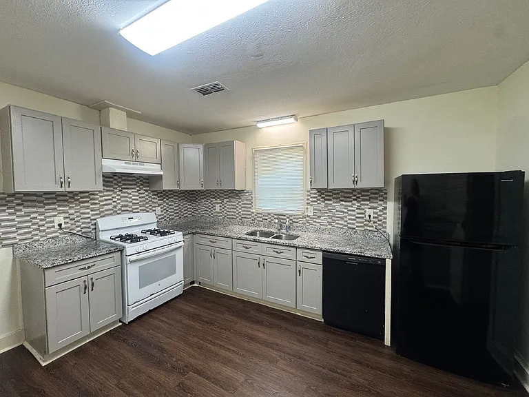 3339 S Perry St — Photo 10
