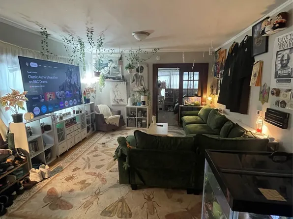 1240 32nd St, Des Moines, IA 50311