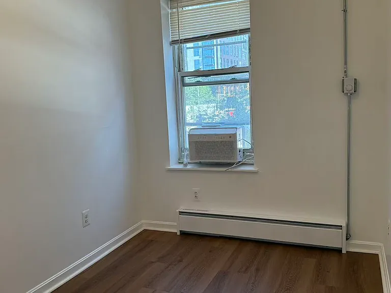 213 E Berkeley St #2 — Photo 3