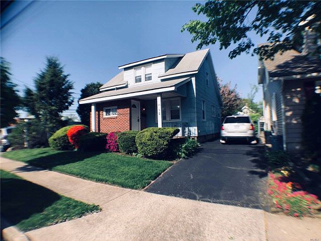 1st image of 2 S 18th St