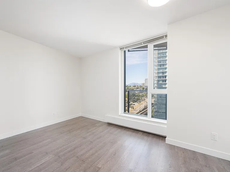 488 SW Marine Dr #1107 — Photo 9
