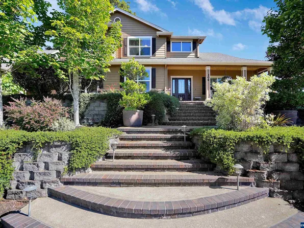 306 NW Reed Ln, Dallas, OR 97338