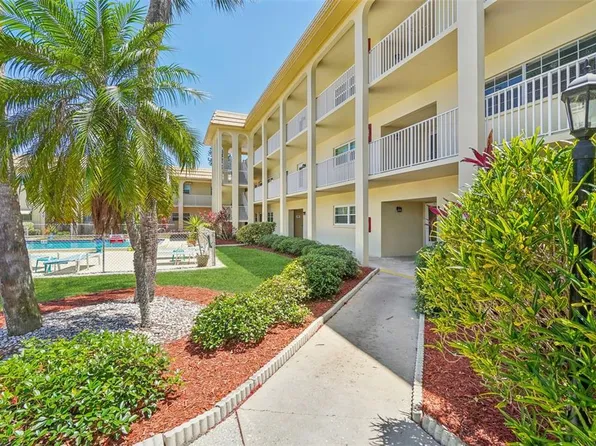 3850 13th Ave N APT 212, Saint Petersburg, FL 33713