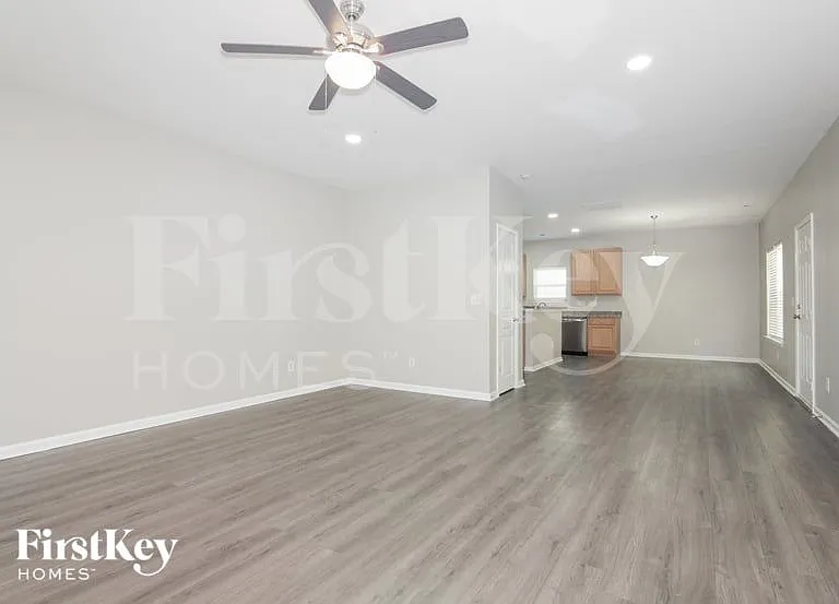 61 Ashton Bluff Cir — Photo 3