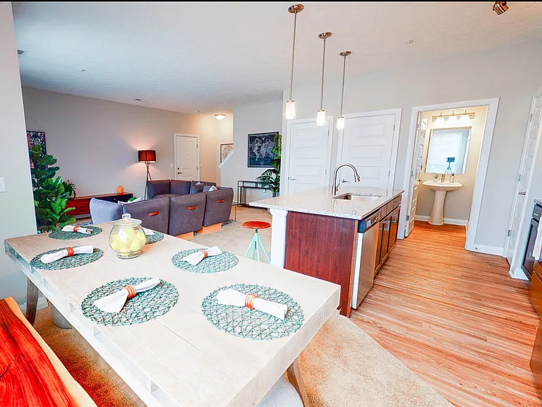 Beechwold Two bedroom townhome dining and living area