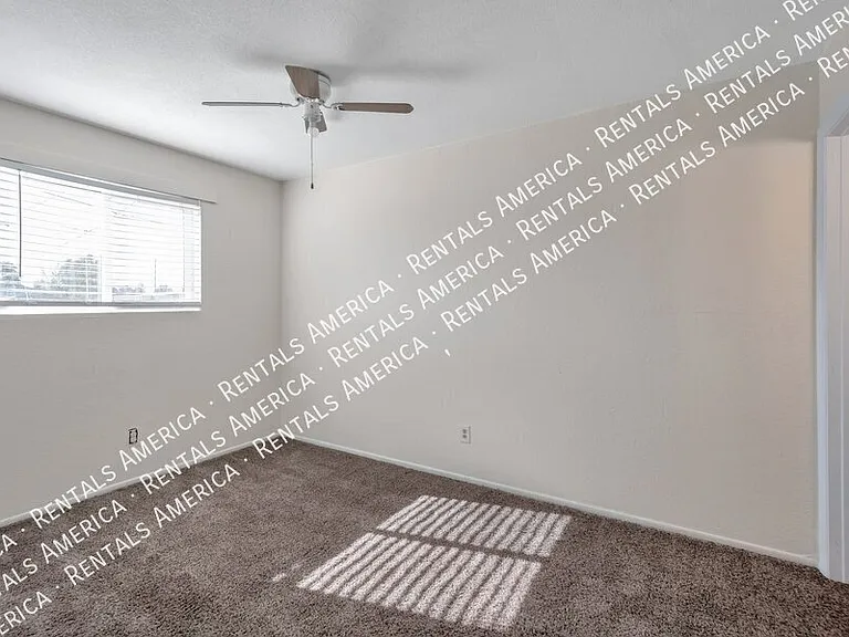 311 W Bealey Ave — Photo 11