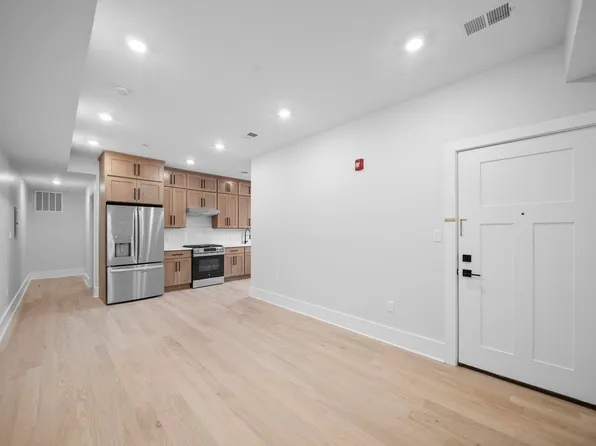 124 Glenwood Avenue image 19 of 42