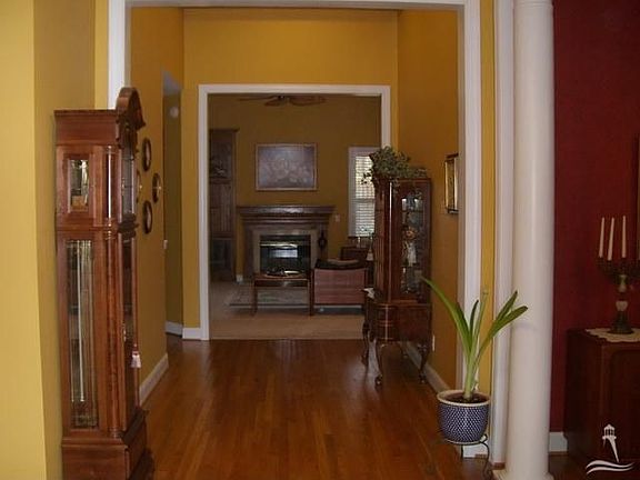3rd image of 6102 Harbor Oaks Dr