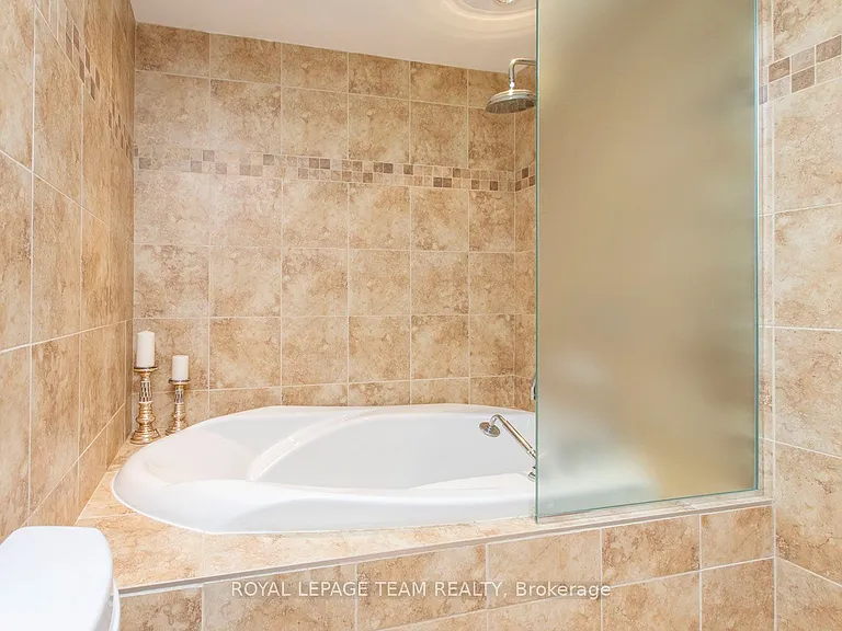 90 George St #1108 — Photo 14