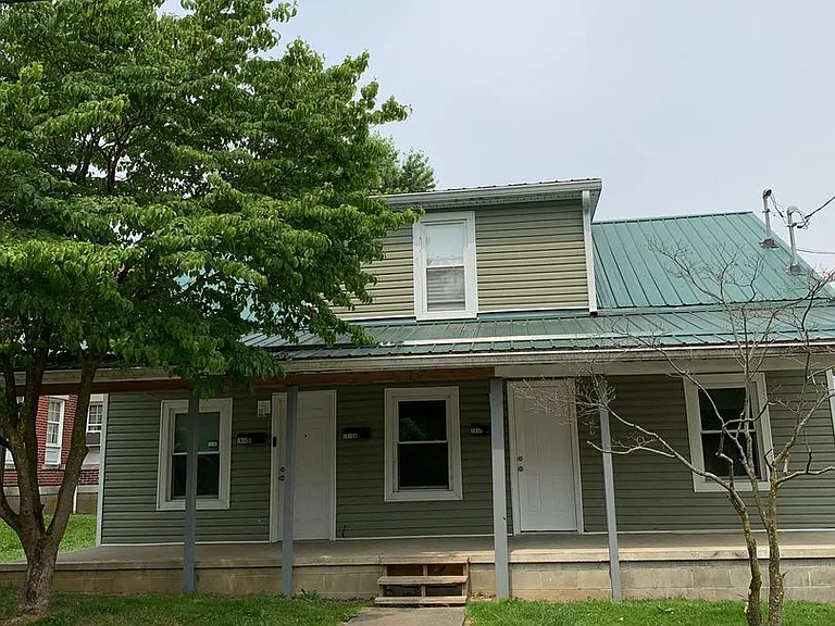 1015 Lynn St — Photo 1