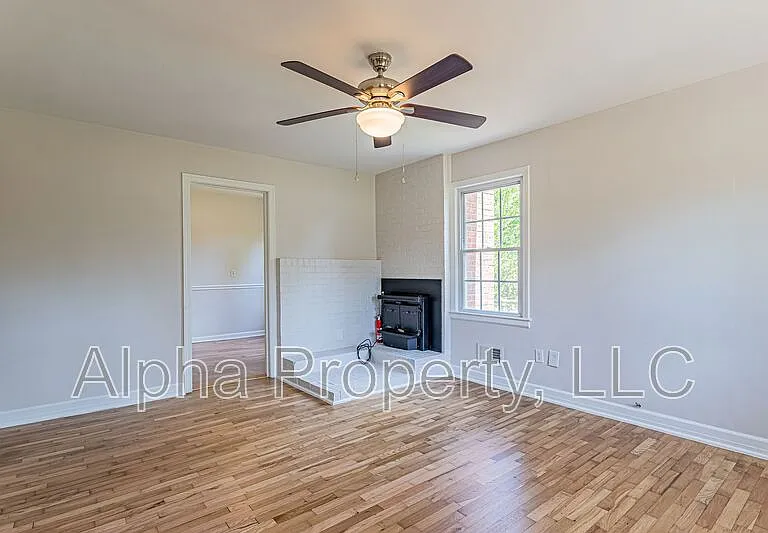 7 Pembroke Ln — Photo 2