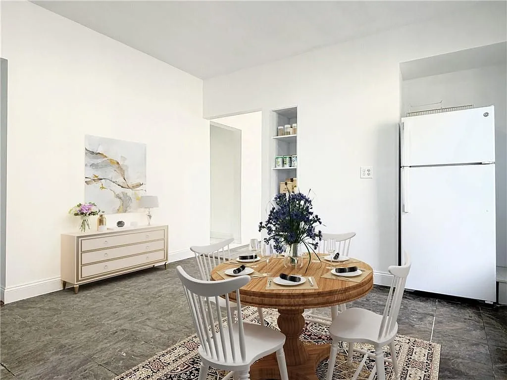3 bed, 1.0 bath, 1302 sqft, $2,199 — Photo 3
