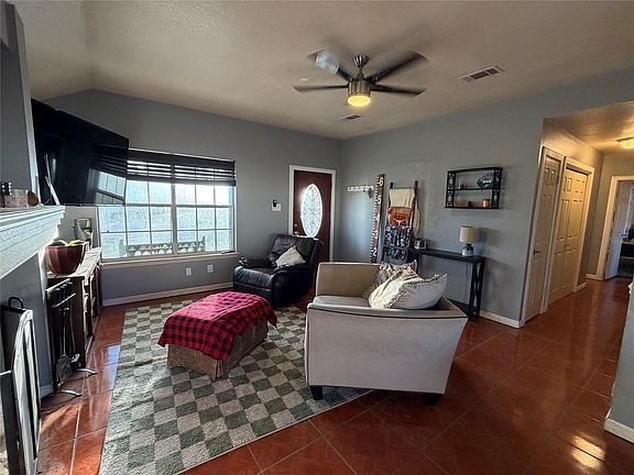 2nd image of 305 Maple Ln