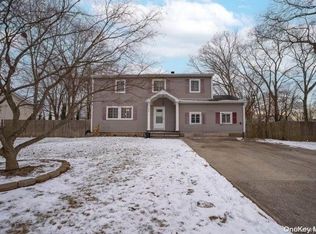 375 Grand Blvd, Brentwood, NY 11717