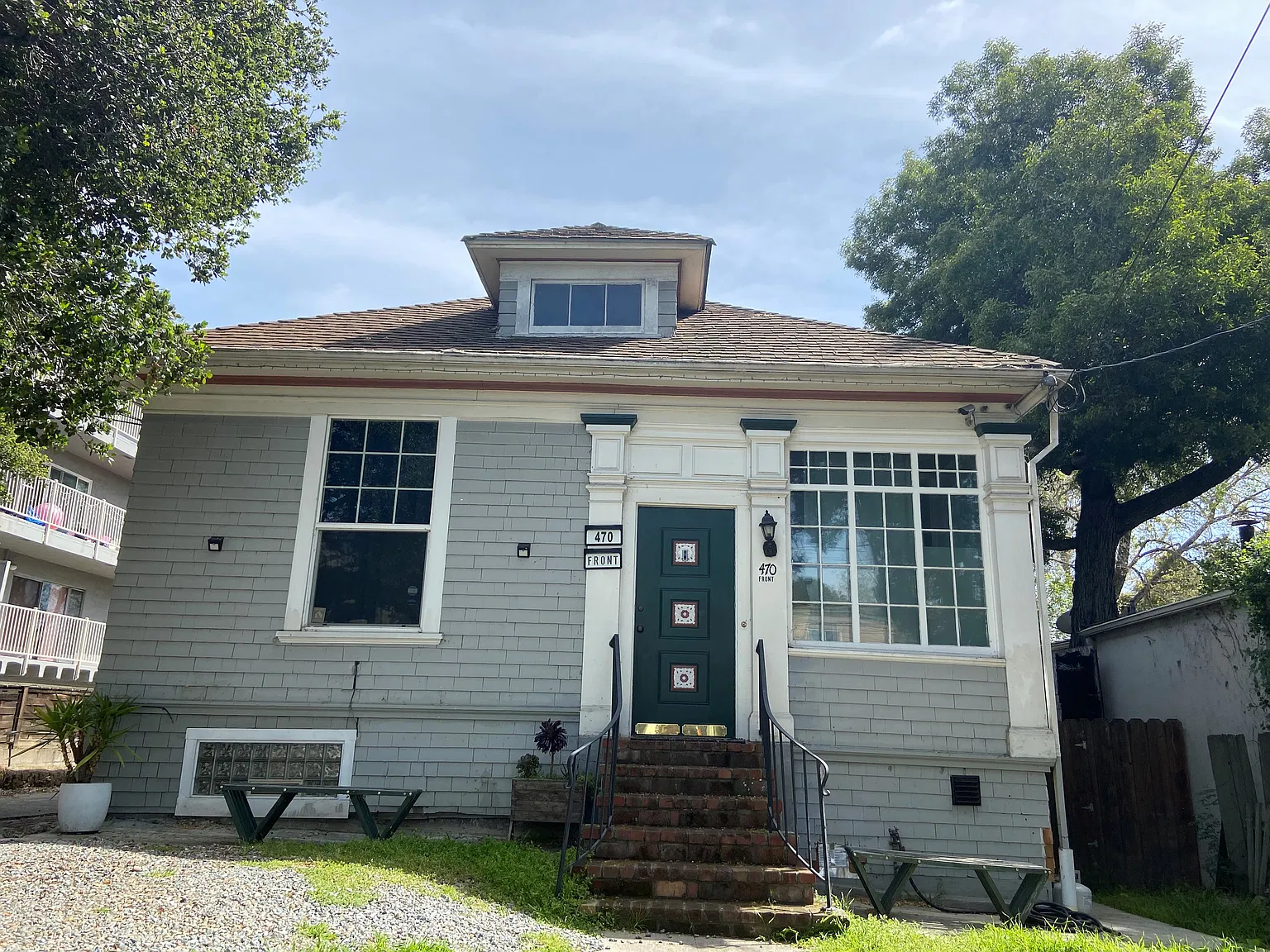 470 Jean St — Photo 1
