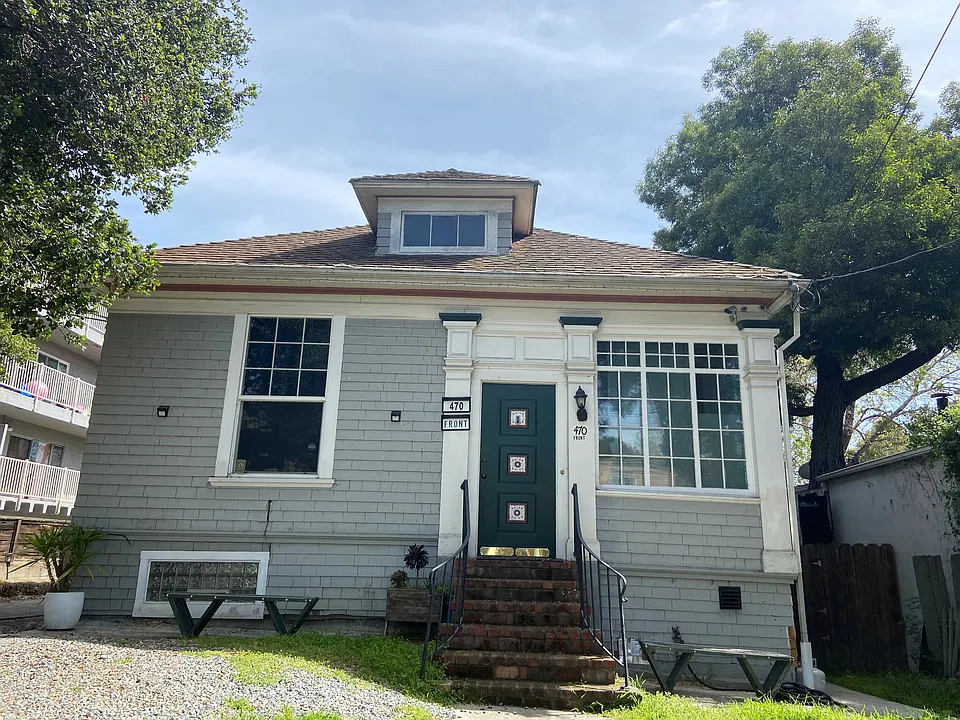 470 Jean St
