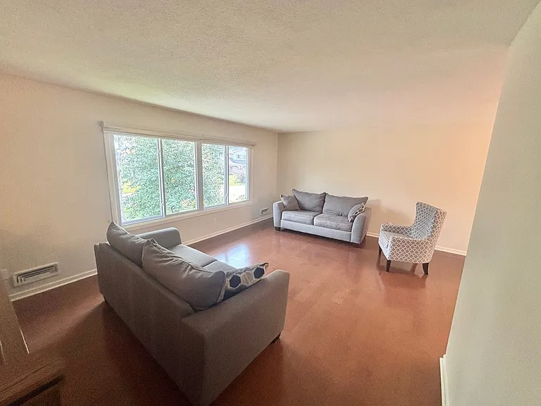 524 10th Ave SW — Photo 8