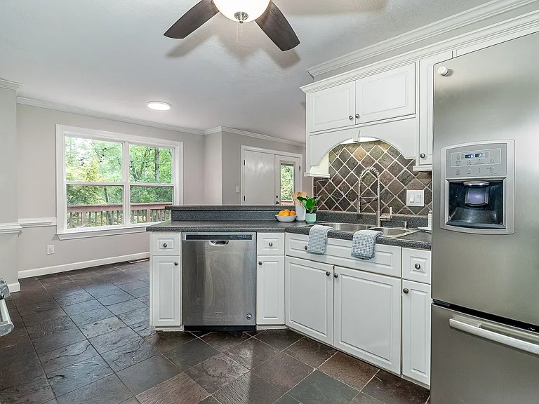 438 Bristol Rd — Photo 4