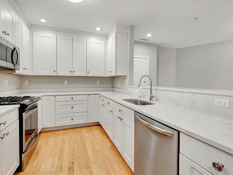 2 Inwood Dr #1009 — Photo 8
