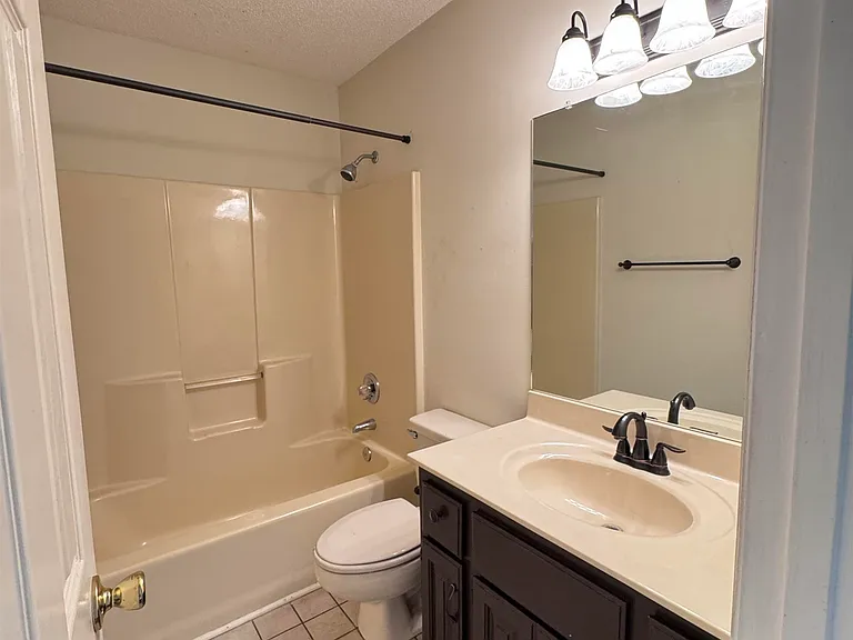 125 Lenox Dr — Photo 12