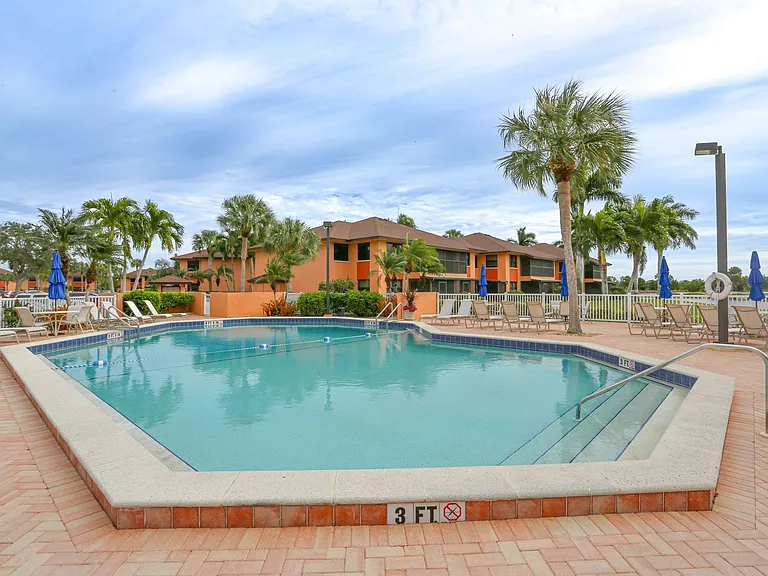 1522 Mainsail Dr #2 — Photo 3