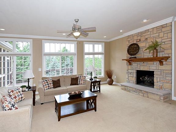 4th image of 106 Lyndhurst Cir