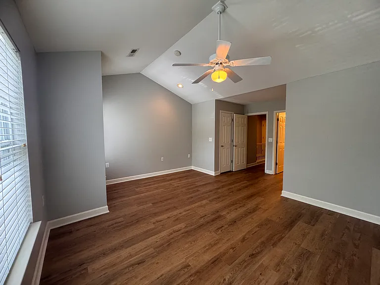 125 Humberside Dr — Photo 31