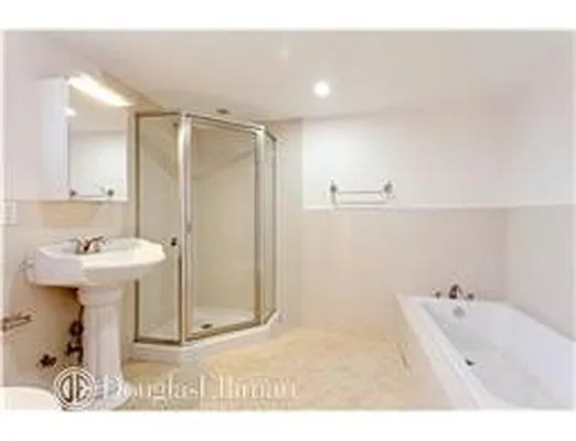 Rented by Douglas Elliman | media 20