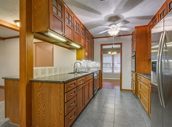 5th image of 6021 Wormar Ave