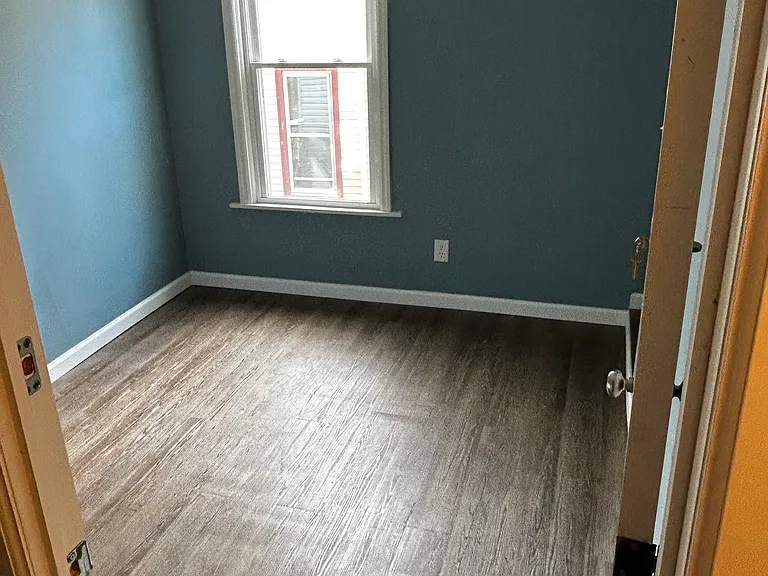 31 Maple Ave — Photo 23