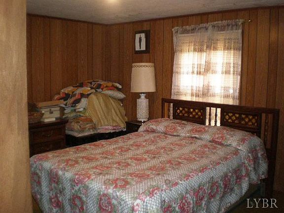 5th image of 714 Pierce St