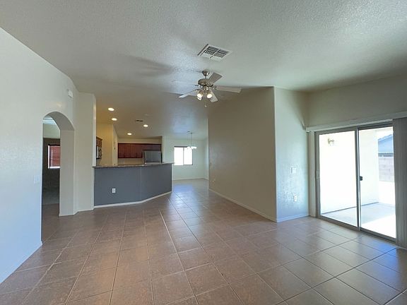 3rd image of 3323 Yosemite Ct