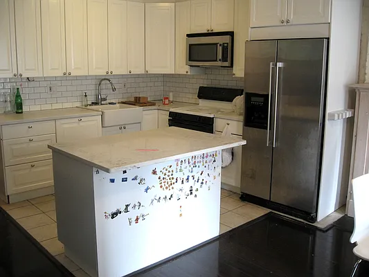 Rented by Urban Real Estate Property Group Inc | media 27