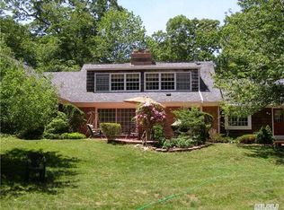 11 Wilderness Rd, Saint James, NY 11780