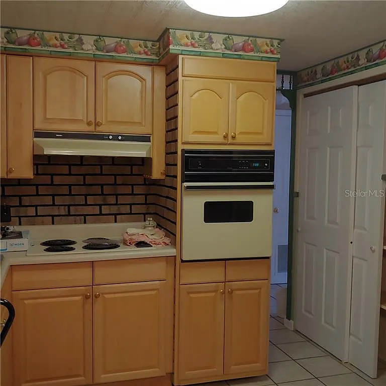 2 bed, 1024 sqft, $1,600 — Photo 3