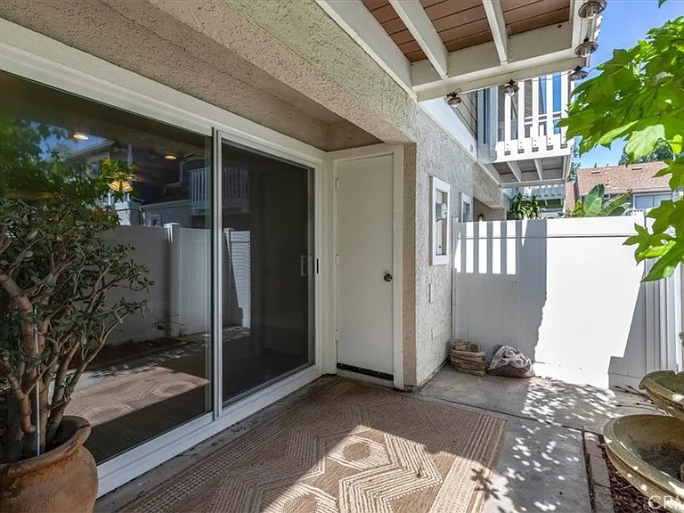 111 Abbeywood Ln — Photo 24