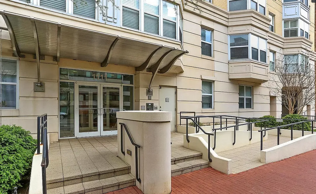 2 bed, 1080 sqft, $3,700 — Photo 1