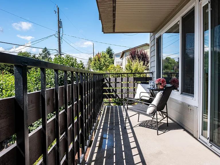 15420 9th Ave SW #4A — Photo 2