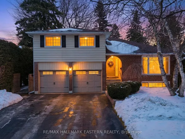 946 Beaufort Ct, Oshawa, ON L1G 7J8