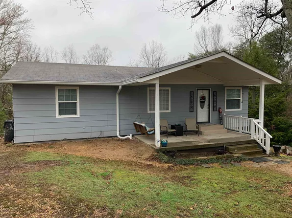 109 Lake Dr, Phil Campbell, AL 35581